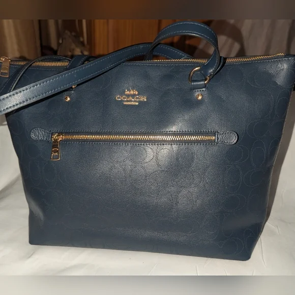 Coach Gallery Navy Perforted Leather Tote with Gold Accents.1499 - Picture 2 of 13